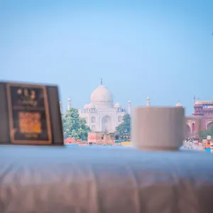 Lucky Restaurant & 2* Agra (Uttar Pradesh)
